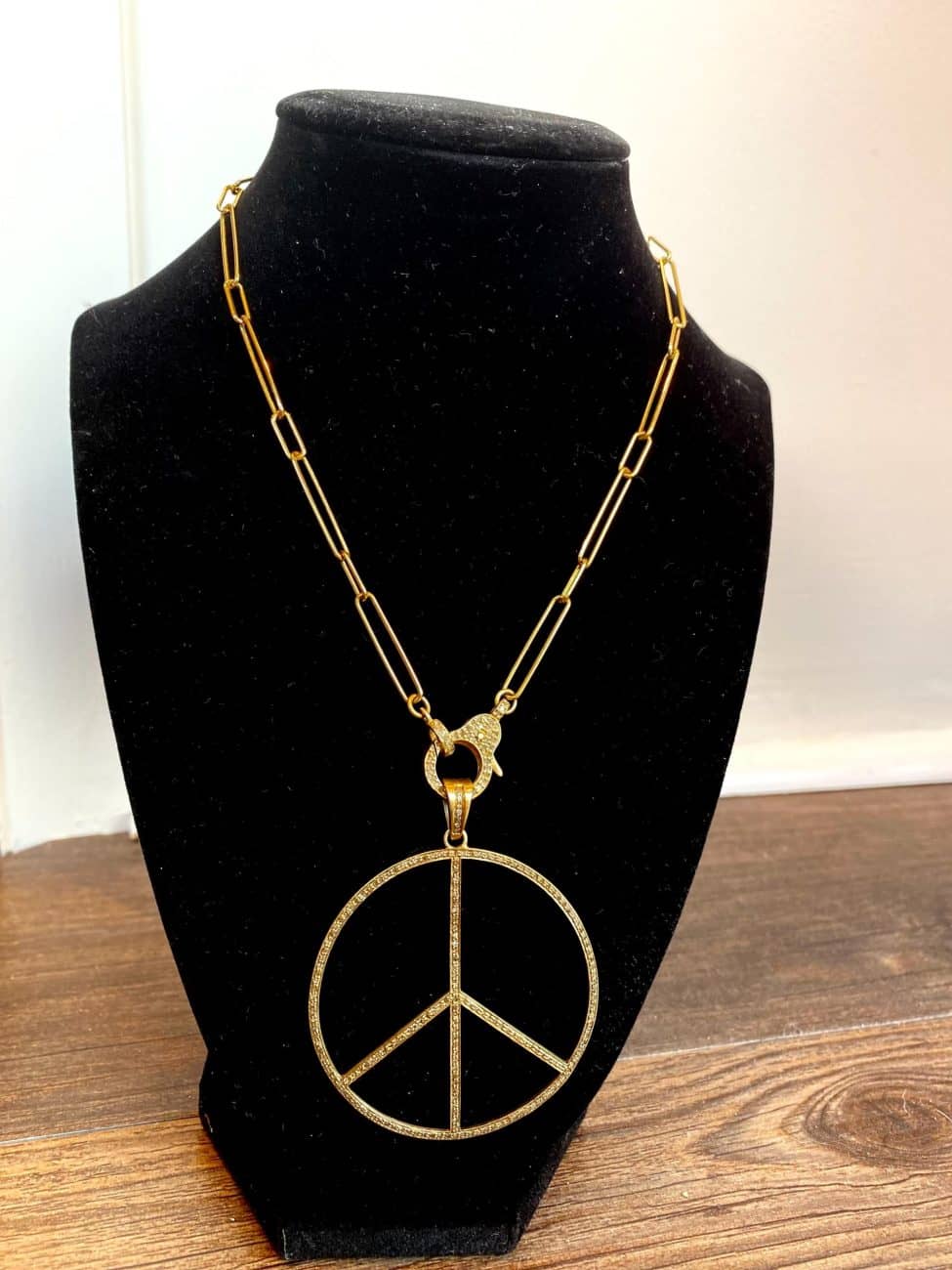 Geraldina Gold Sterling Paperclip Chain w Peace Sign