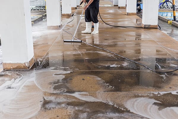Reasons to Hire a Professional Pressure Washing Service